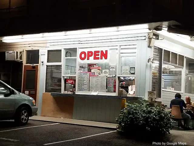 St. Louis Drive Inn — nearby restaurant on Oahu