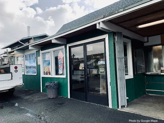 He'eia Pier - General Store and Deli