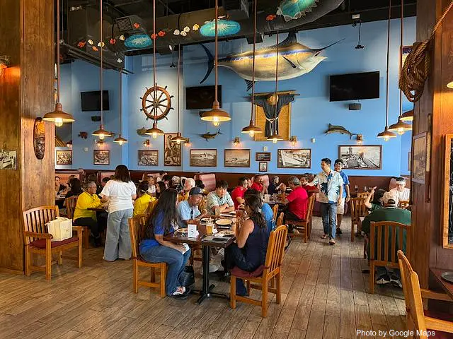 Uncle's Fish Market Bar & Grill - Pearlridge